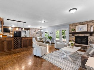 14611 Rogue River Dr, Chesterfield, MO 63017