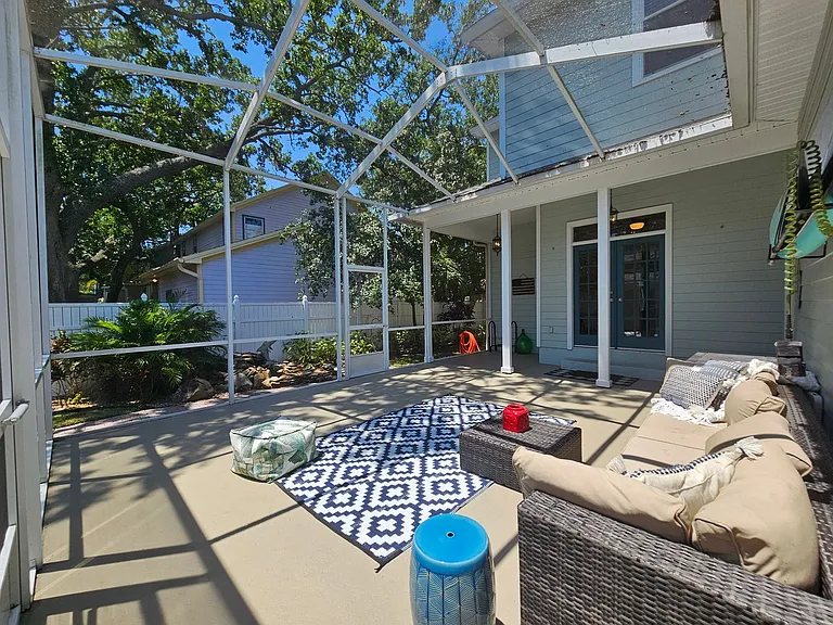 7402 S De Soto St — Photo 44