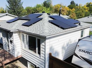 12005 40th St NW, Edmonton, AB T5W 2L2