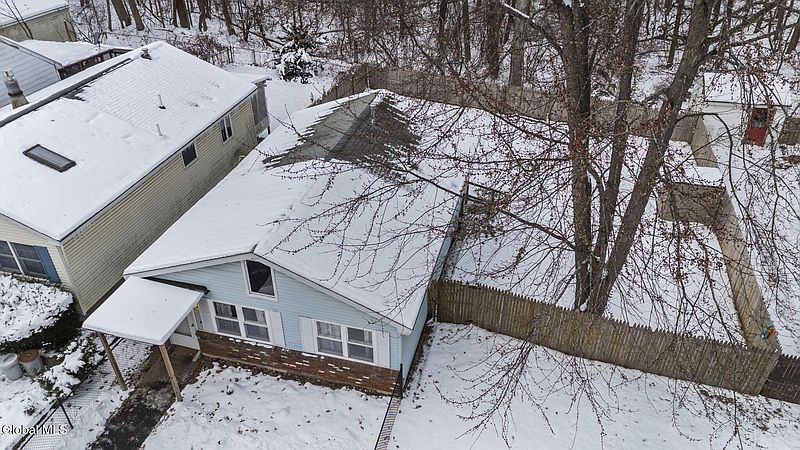 5th image of 289 Donald Avenue