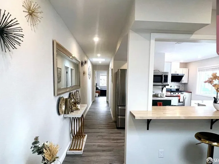 848 Girard St — Photo 4