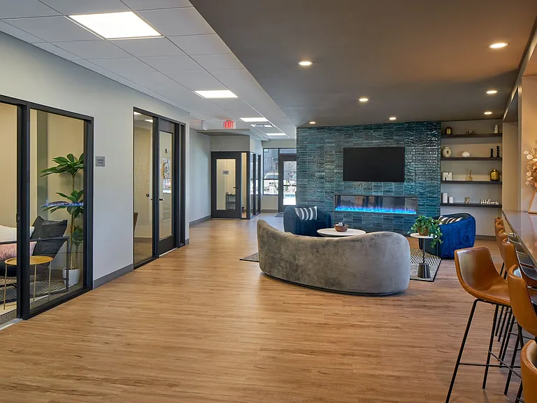 Level at Village Gardens — Photo 7