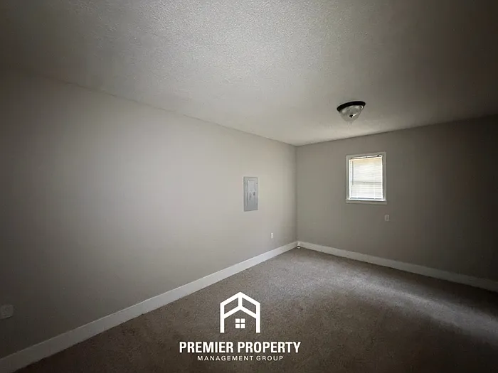 6934 Tobin Dr — Photo 7
