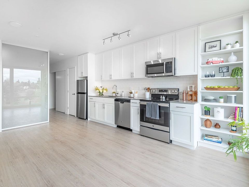 1st image of 6717 Roosevelt Way NE #317