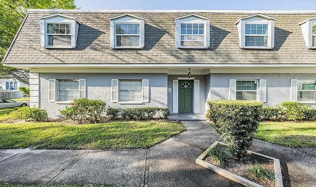 2 bed, 1075 sqft, $1,900 — Photo 3