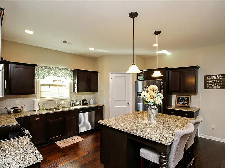 345 Cliffhaven Cir — Photo 7