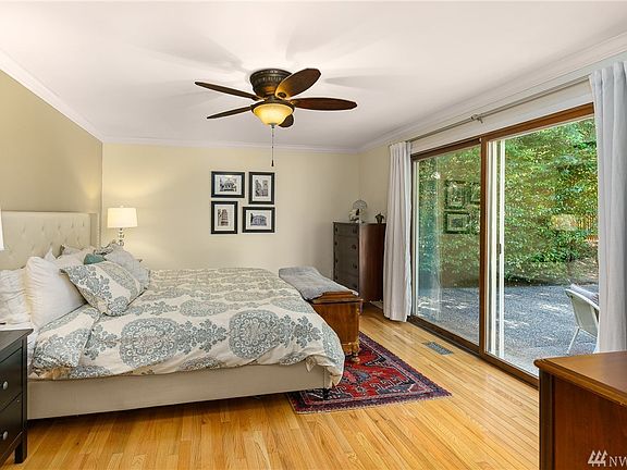 5th image of 4511 223rd Pl NE