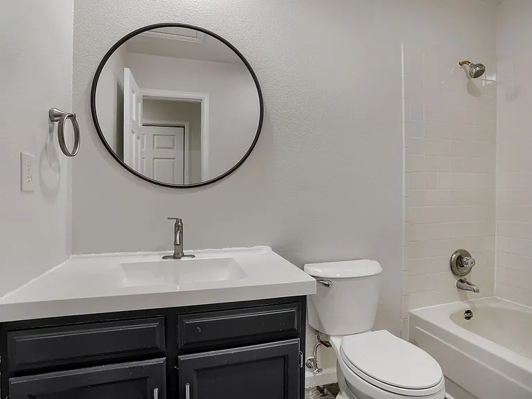 7718 S Cove Cir — Photo 14
