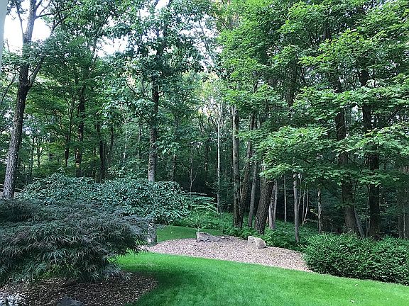 3rd image of 346 Ramblewood Dr