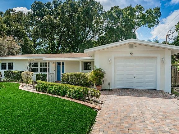 3rd image of 4704 W Oakellar Ave