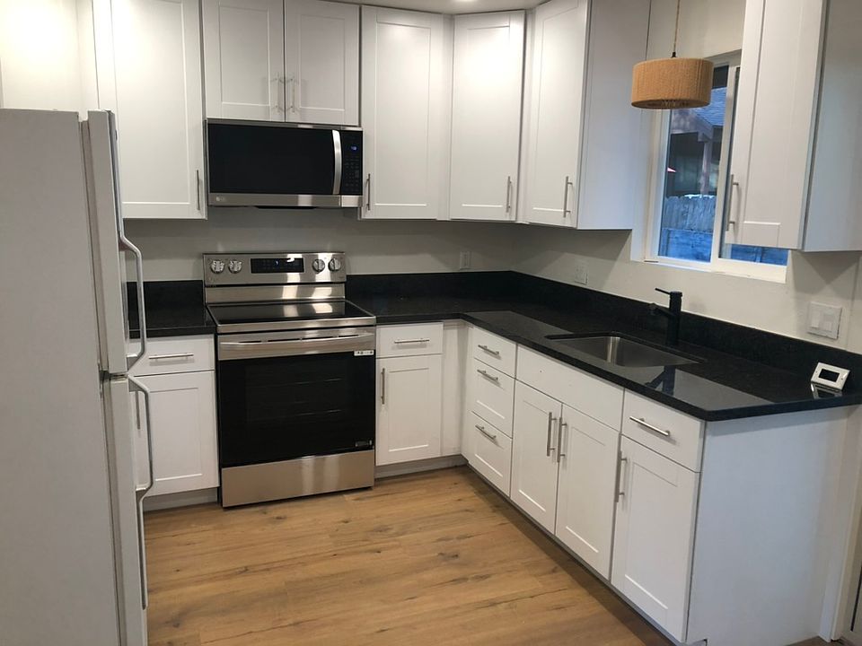 1st image of 2604 Palmira Ave #2