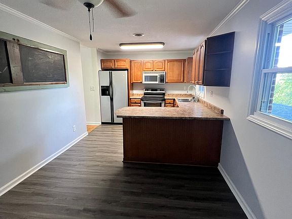 4th image of 733 Georgia St