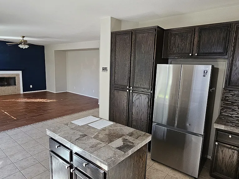 45204 Almora St — Photo 14