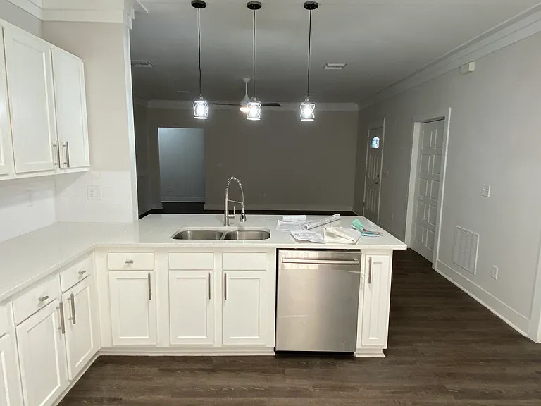 658 Chestnut St — Photo 4