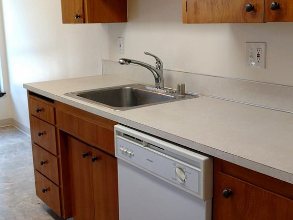 2nd image of 9720 Roosevelt Way NE #401