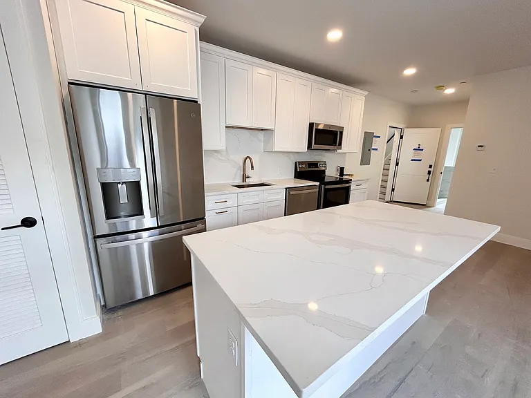 120 Emerson St #2 — Photo 11