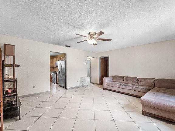 3rd image of 2011 SW 99TH Terrace
