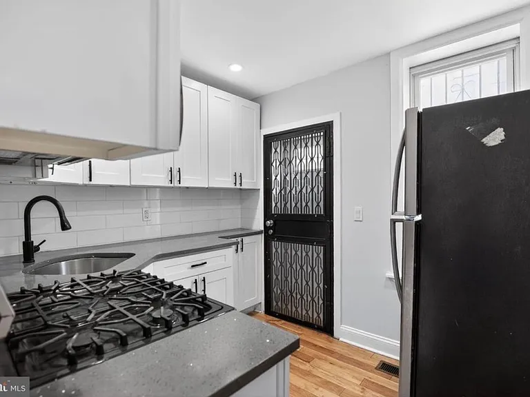 2505 S Sheridan St — Photo 8
