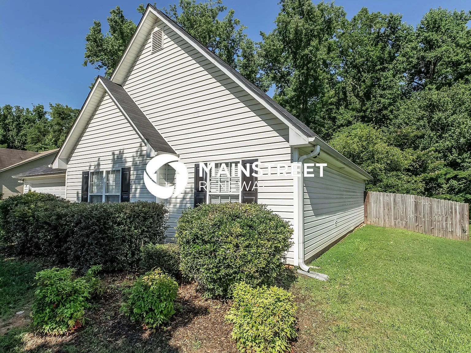 220 Wynfield Dr — Photo 4