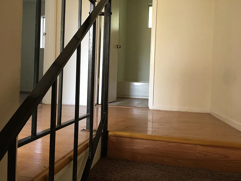 6221 39th St #18 — Photo 3