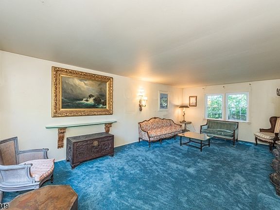 3rd image of 109 Leamoor Dr