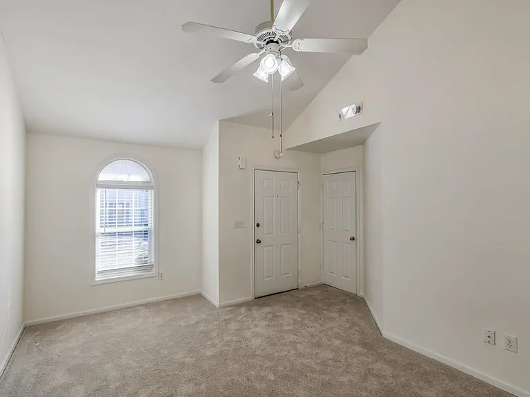 9 Huntress Dr — Photo 4