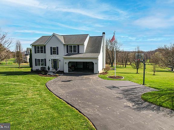 2nd image of 2989 Wheatfield Rd