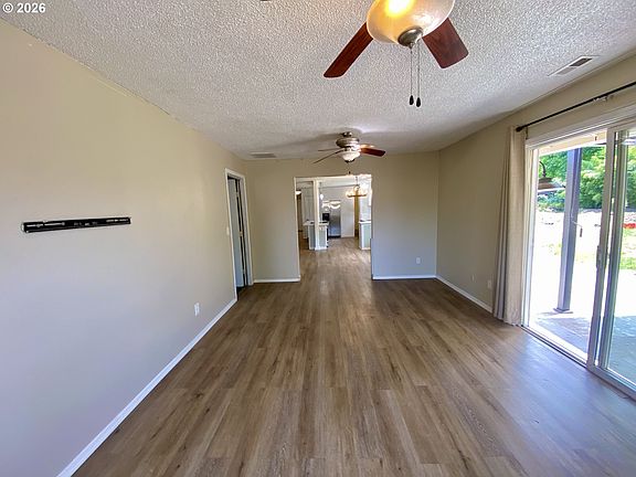 5th image of 6119 Montana Ln