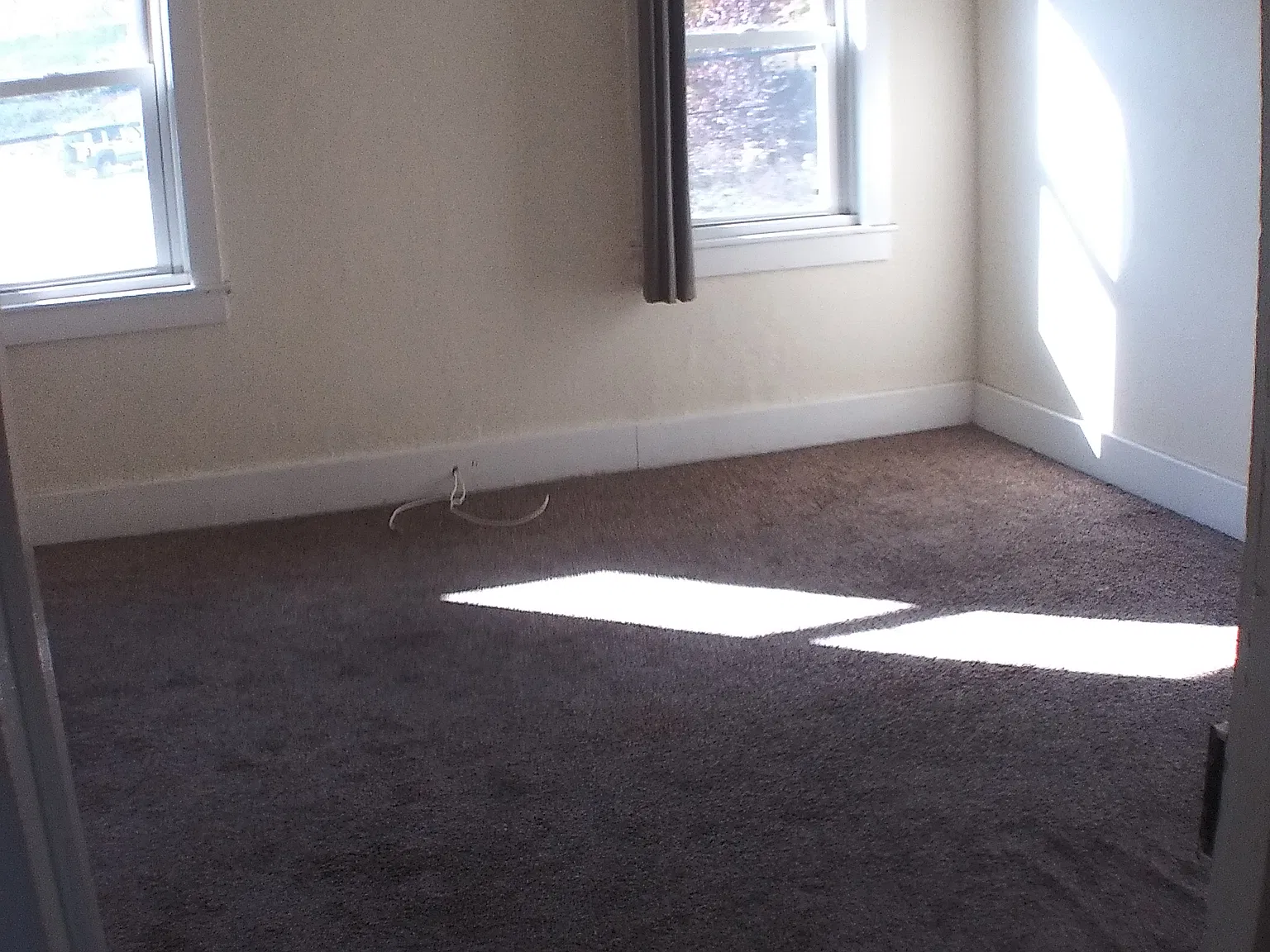 2 bed, 1.5 bath, 1500 sqft, $1,300 — Photo 2