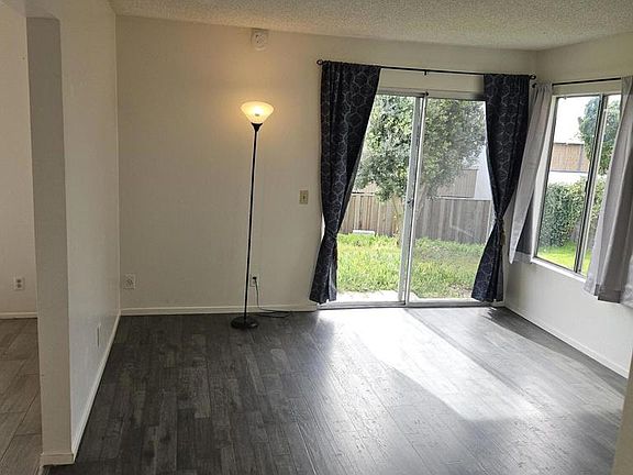 2nd image of 271 N Ventura Rd #293