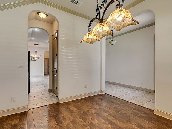 4th image of 7601 Canterbury Dr