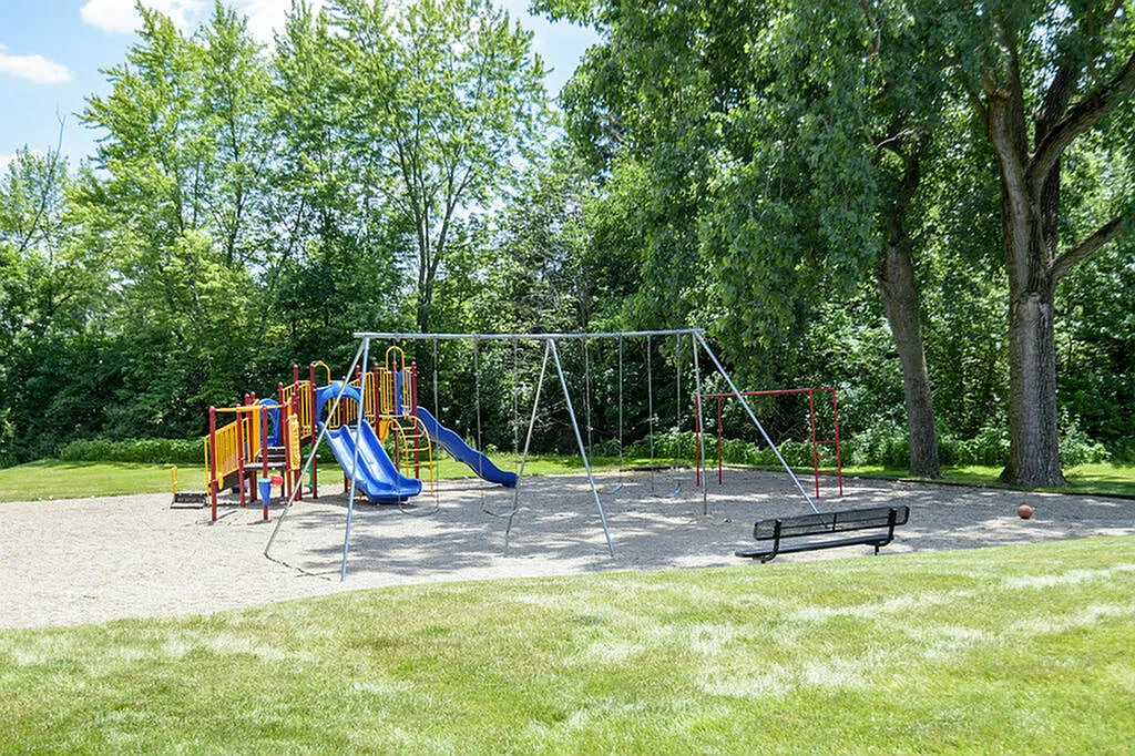 Black Bear Creek Apartments — Photo 4