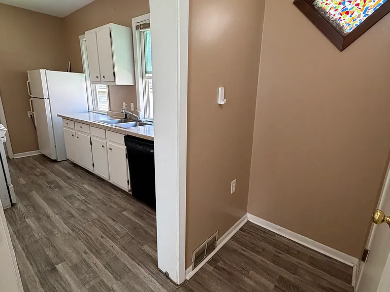 5235 Walker Ave — Photo 15