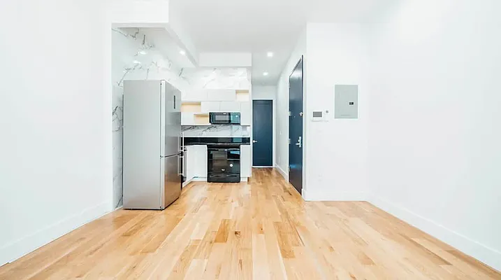 Rented by Space Link Realty | media 12