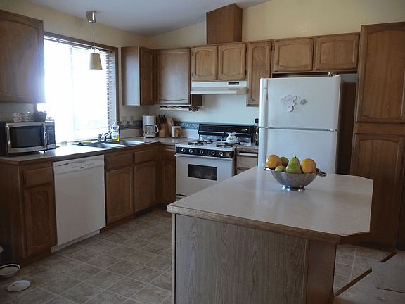 3rd image of 313 White River Dr