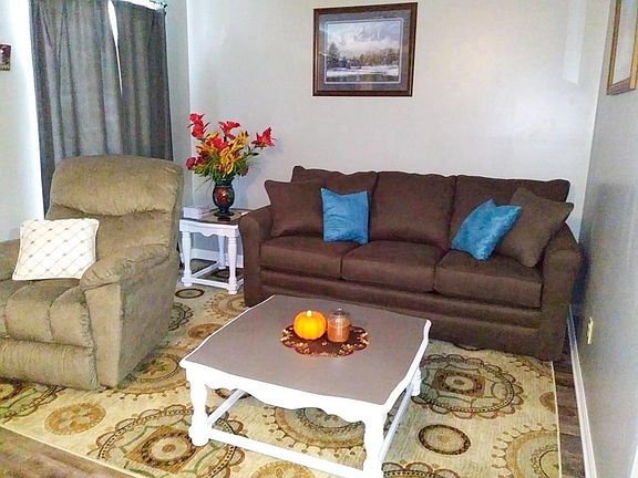 4th image of 257 Clubhouse Dr APT 8