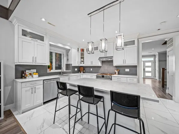 27247 33b Ave, Langley, BC V4W 4A6