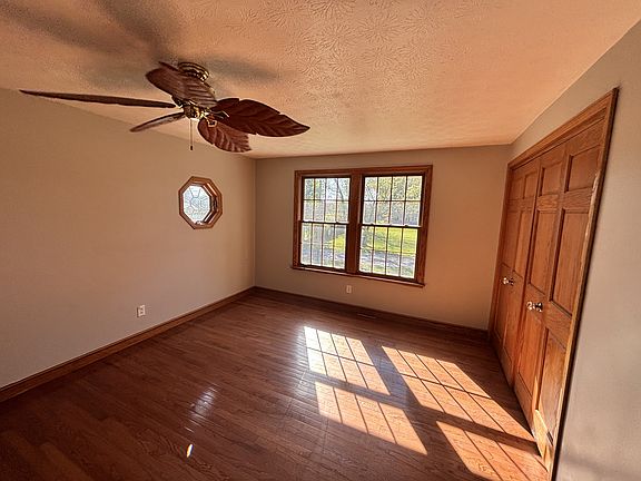 3rd image of 2823 Sweitzer Rd #2823