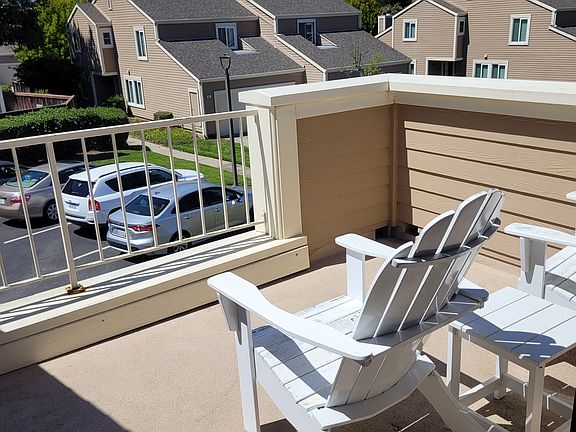 4th image of 284 Crown Cir