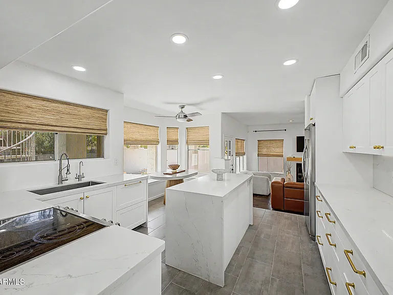 5773 W Shannon St — Photo 19
