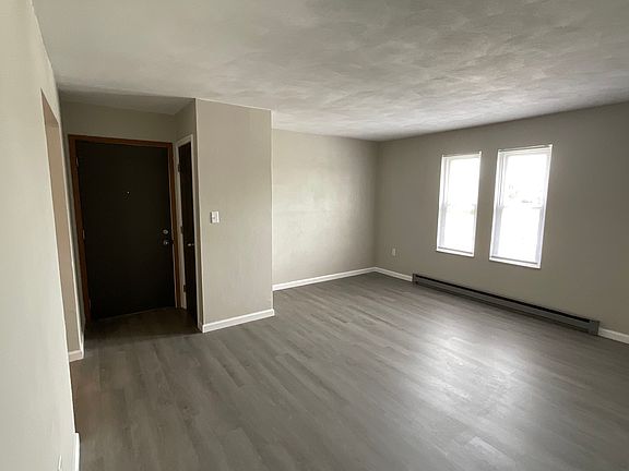 3rd image of 3875 Hillsboro Dr #M