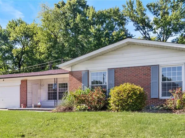 1805 Shardell Dr, Saint Louis, MO 63138