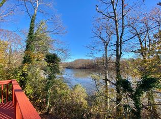 5 Lakeside Dr, Matawan, NJ 07747