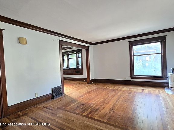 4th image of 205 Jones St