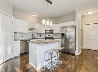 425 Hickory Ln N, Oakdale, MN 55128