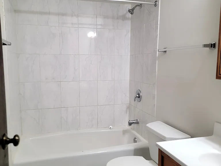 Sandalwood Dr — Photo 7