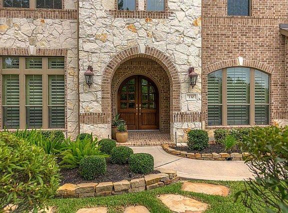 2nd image of 330 E Tupelo Green Cir