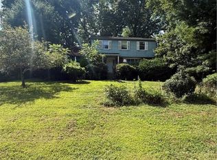 734 Heathergate Dr, Pittsburgh, PA 15238