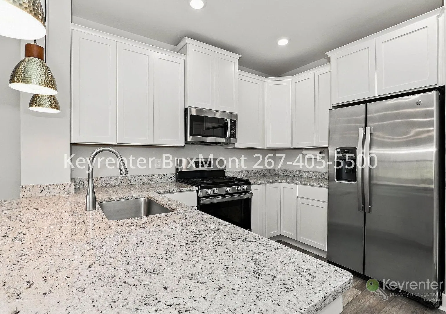 Modern 2 Bed, 2.5 Bath Townhome with Garage in Bensalem — Photo 3