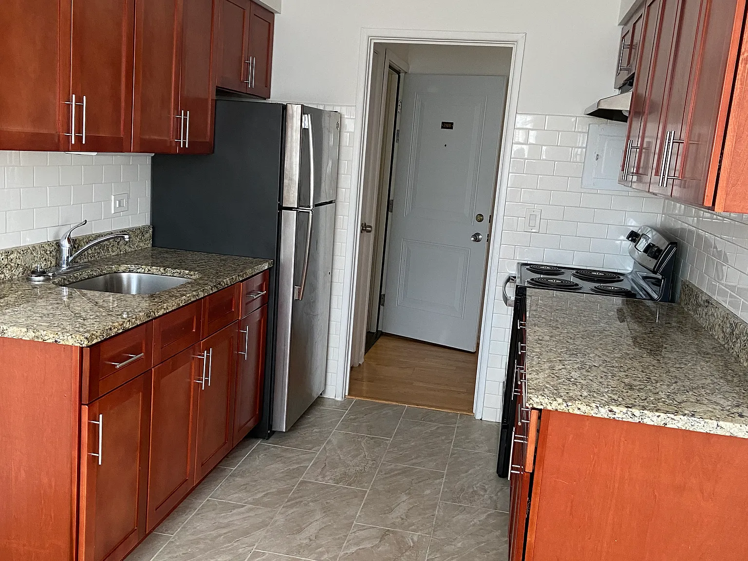 6611 north Sheridan road building — Photo 3